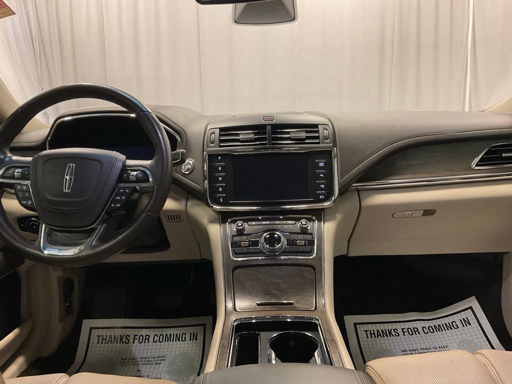 Used 2018 Lincoln Continental Reserve w/ Rear-seat Package AWD/4WD image 2