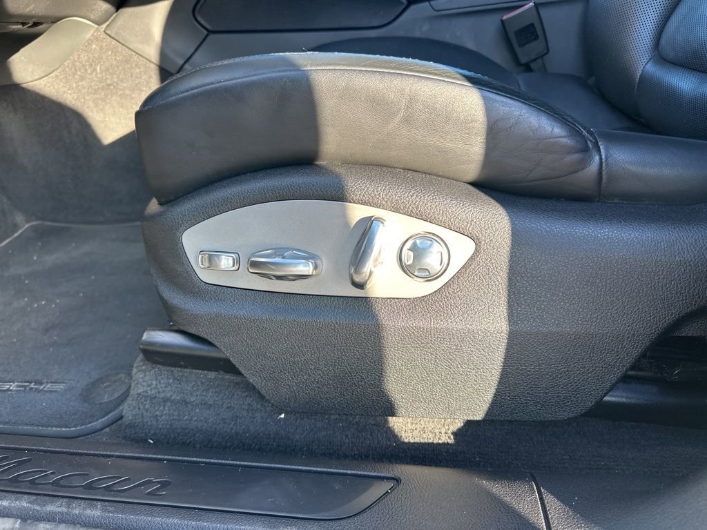 Used 2023 Porsche Macan image 13