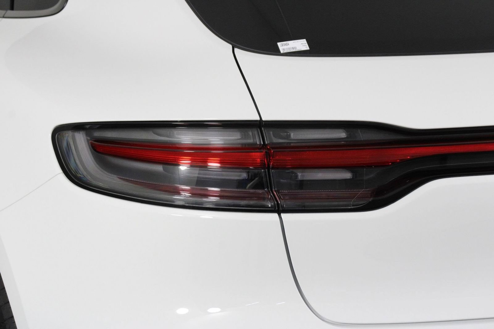 Certified 2026 Porsche Macan AWD/4WD image 21