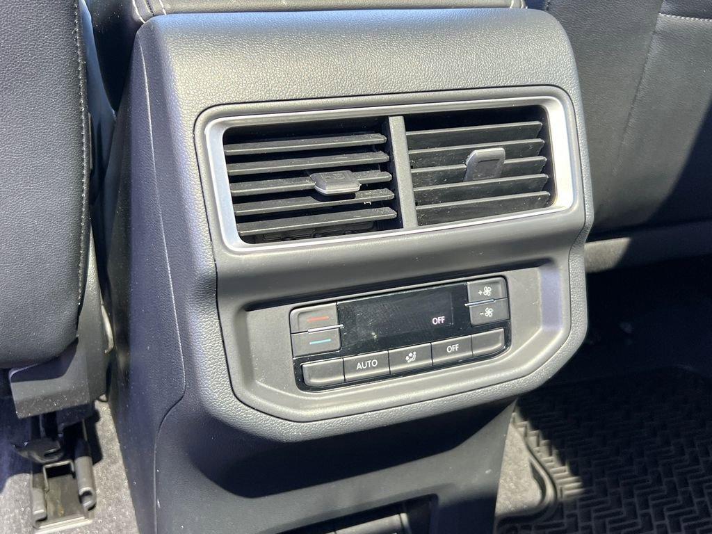 Used 2024 Volkswagen Atlas SE image 19