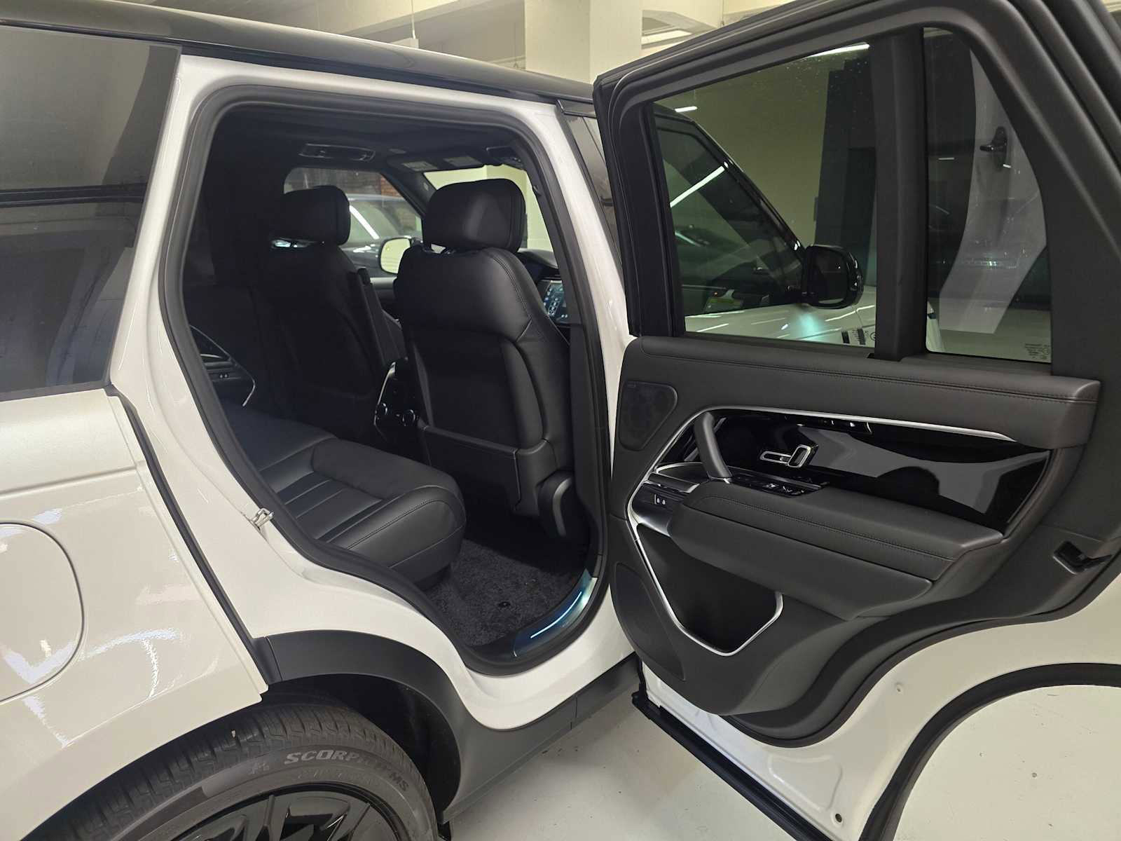 New 2026 Land Rover Range Rover SE image 14