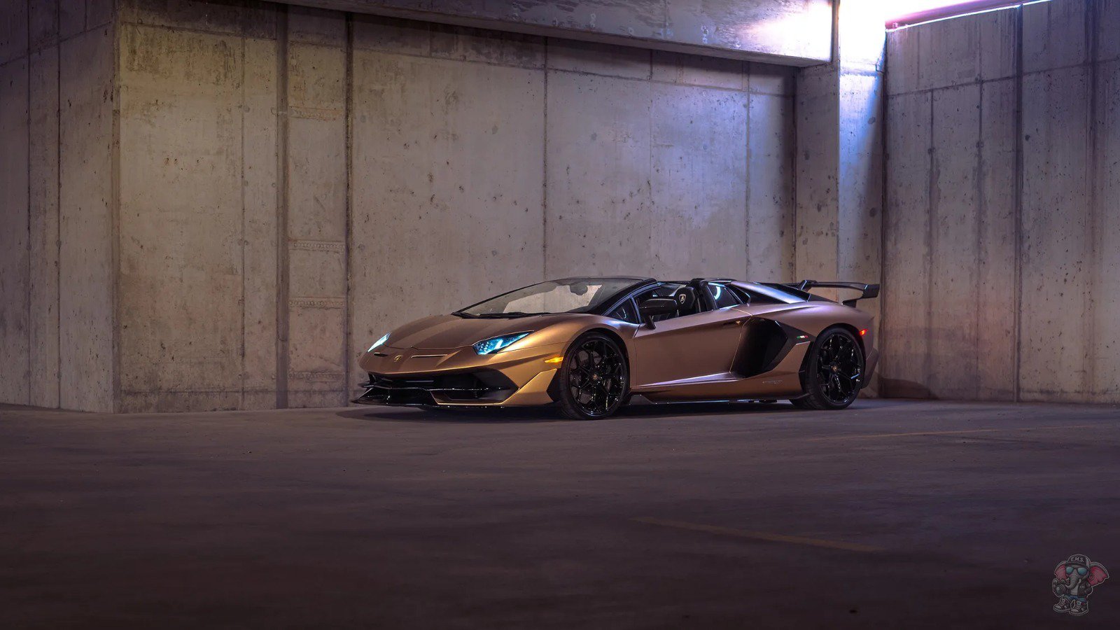 Used 2021 Lamborghini Aventador SVJ AWD/4WD image 4
