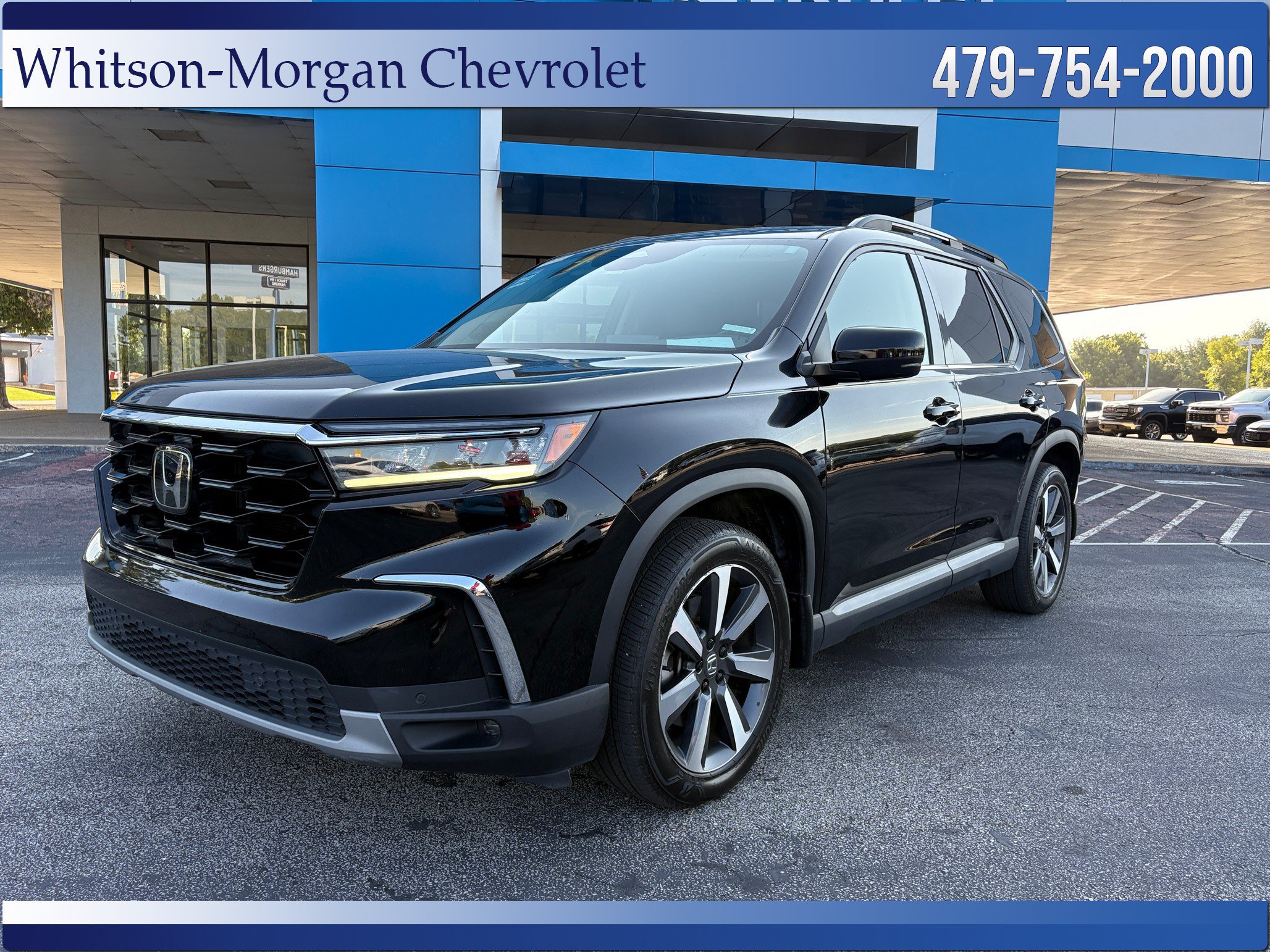 Used 2023 Honda Pilot Touring image 1