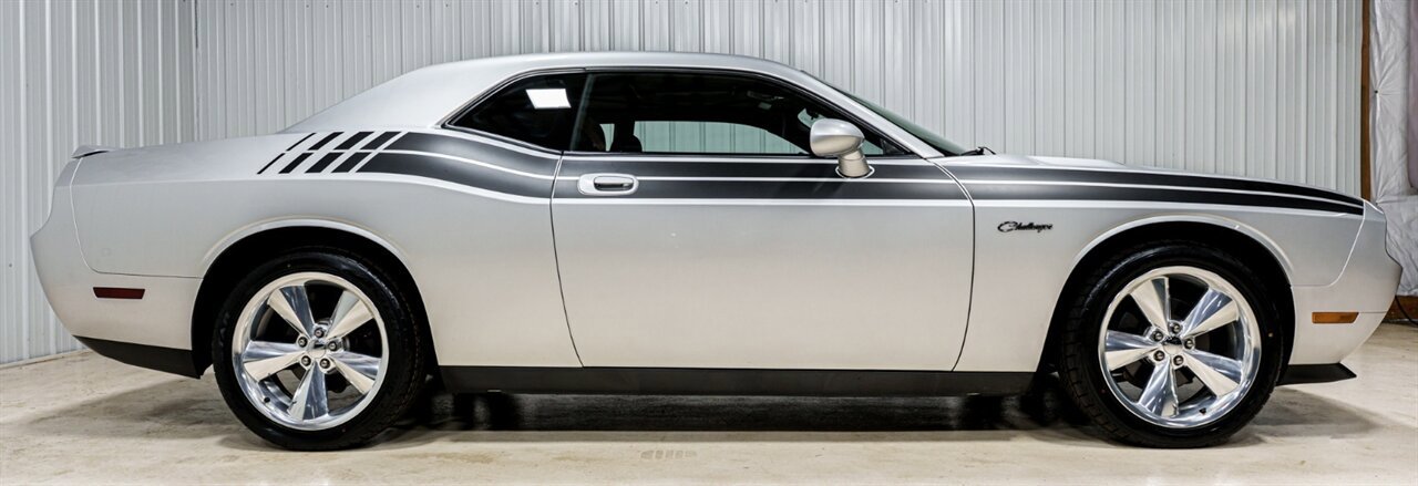 Used 2010 Dodge Challenger SE RWD image 16