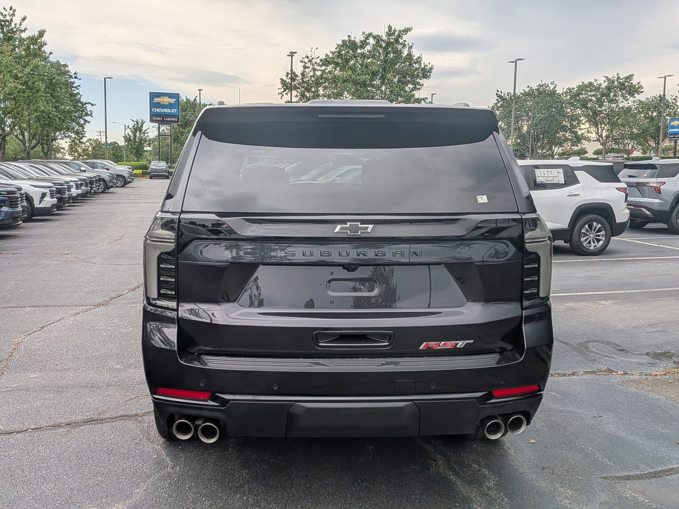 New 2026 Chevrolet Suburban RST w/ RST Capability Package AWD/4WD image 7