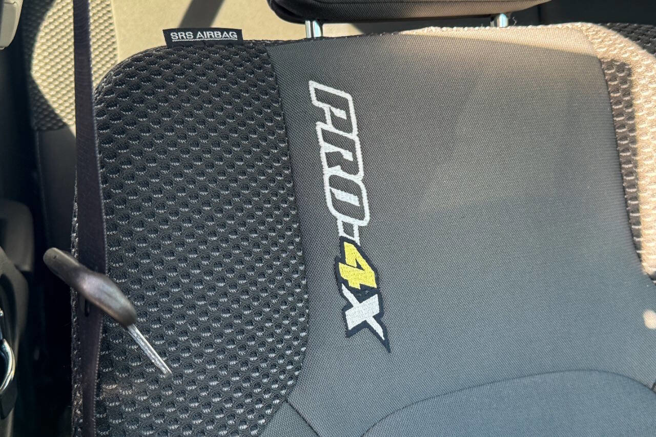 Used 2018 Nissan Frontier PRO-4X image 14