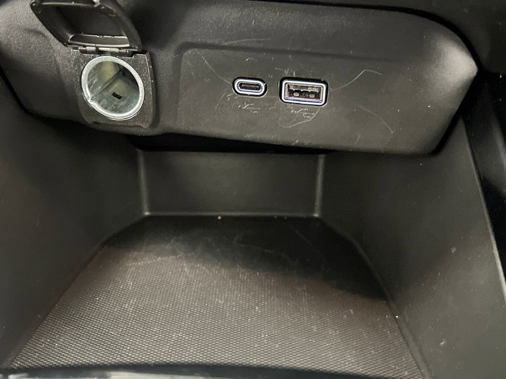 Used 2025 Chevrolet Trax LT w/ LT Convenience Package FWD image 46