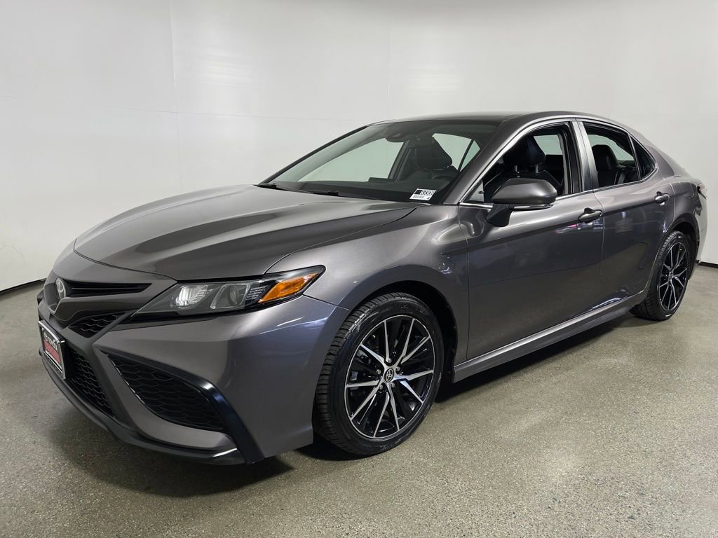Certified 2022 Toyota Camry SE image 7