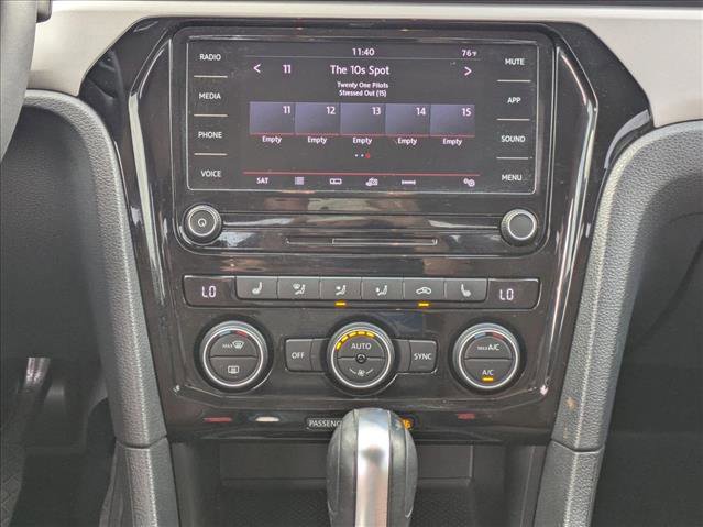 Used 2022 Volkswagen Passat 2.0T SE image 14