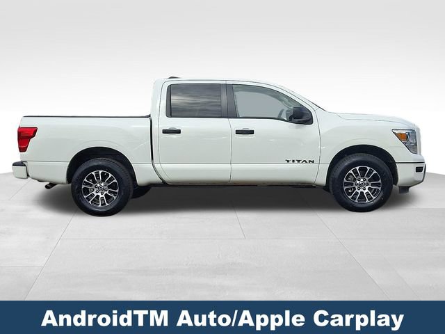 Used 2022 Nissan Titan SV image 9