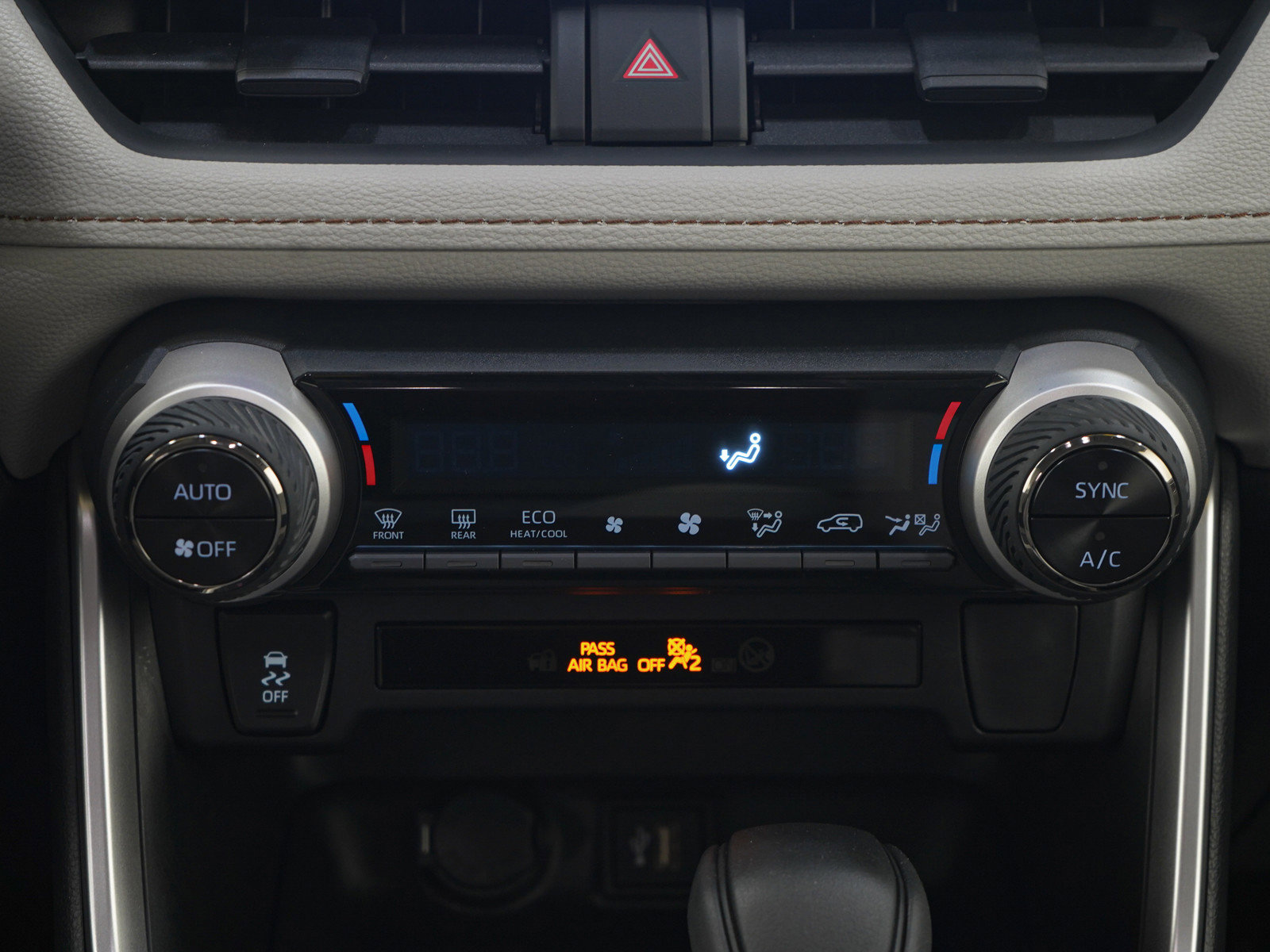 Used 2025 Toyota RAV4 XLE AWD/4WD image 18