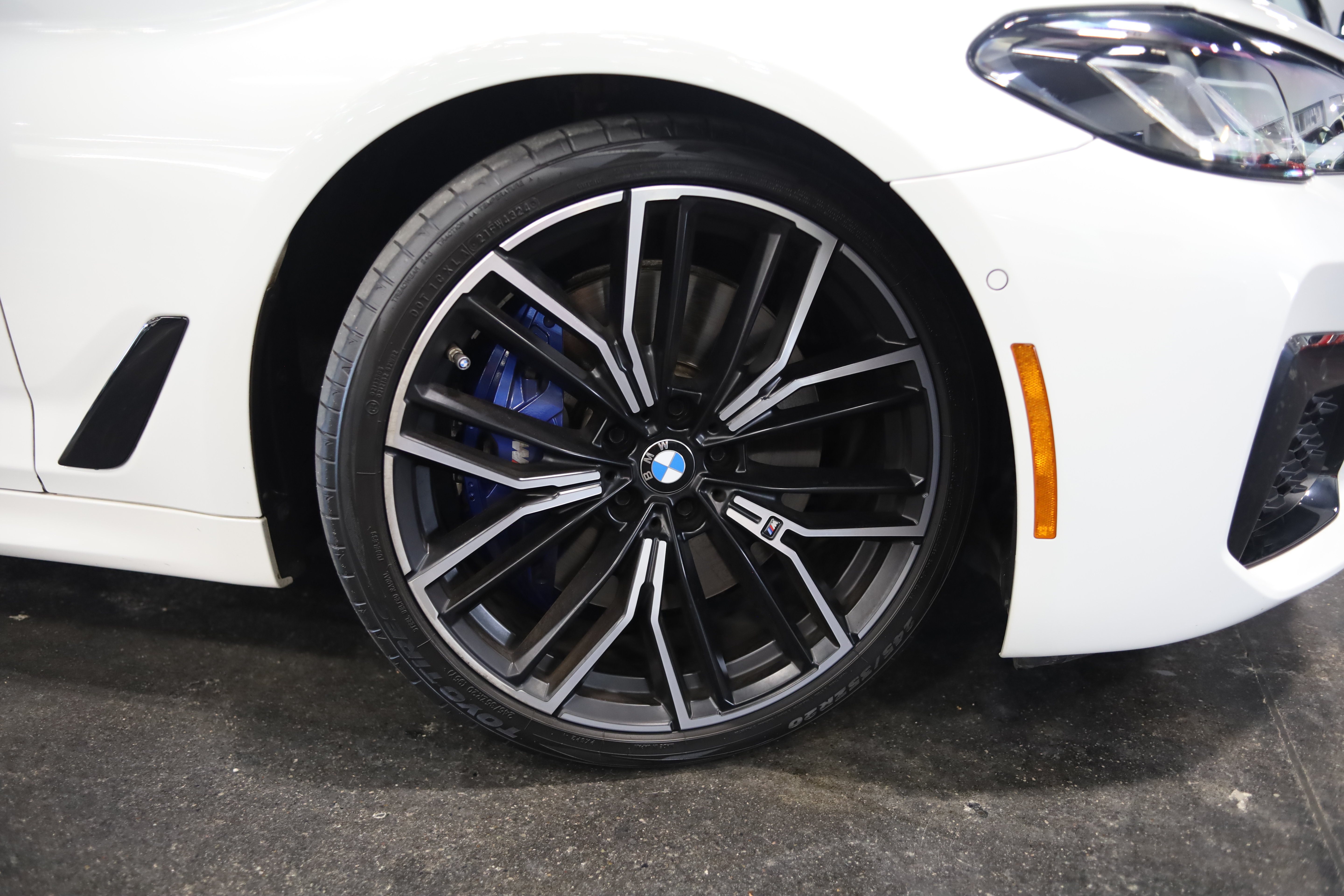 Used 2022 BMW M550i xDrive w/ Premium Package AWD/4WD image 10