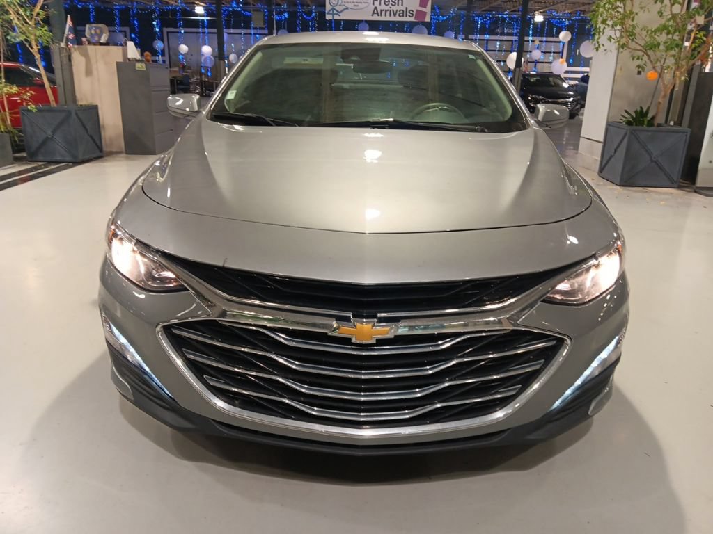 Used 2025 Chevrolet Malibu LT FWD image 4