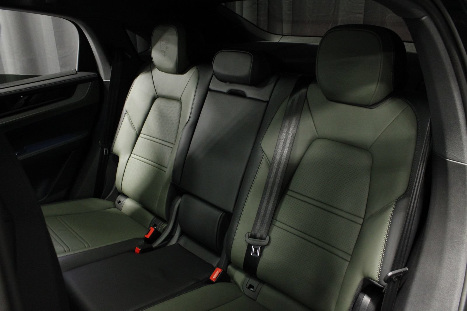 New 2026 Porsche Cayenne Coupe AWD/4WD image 24