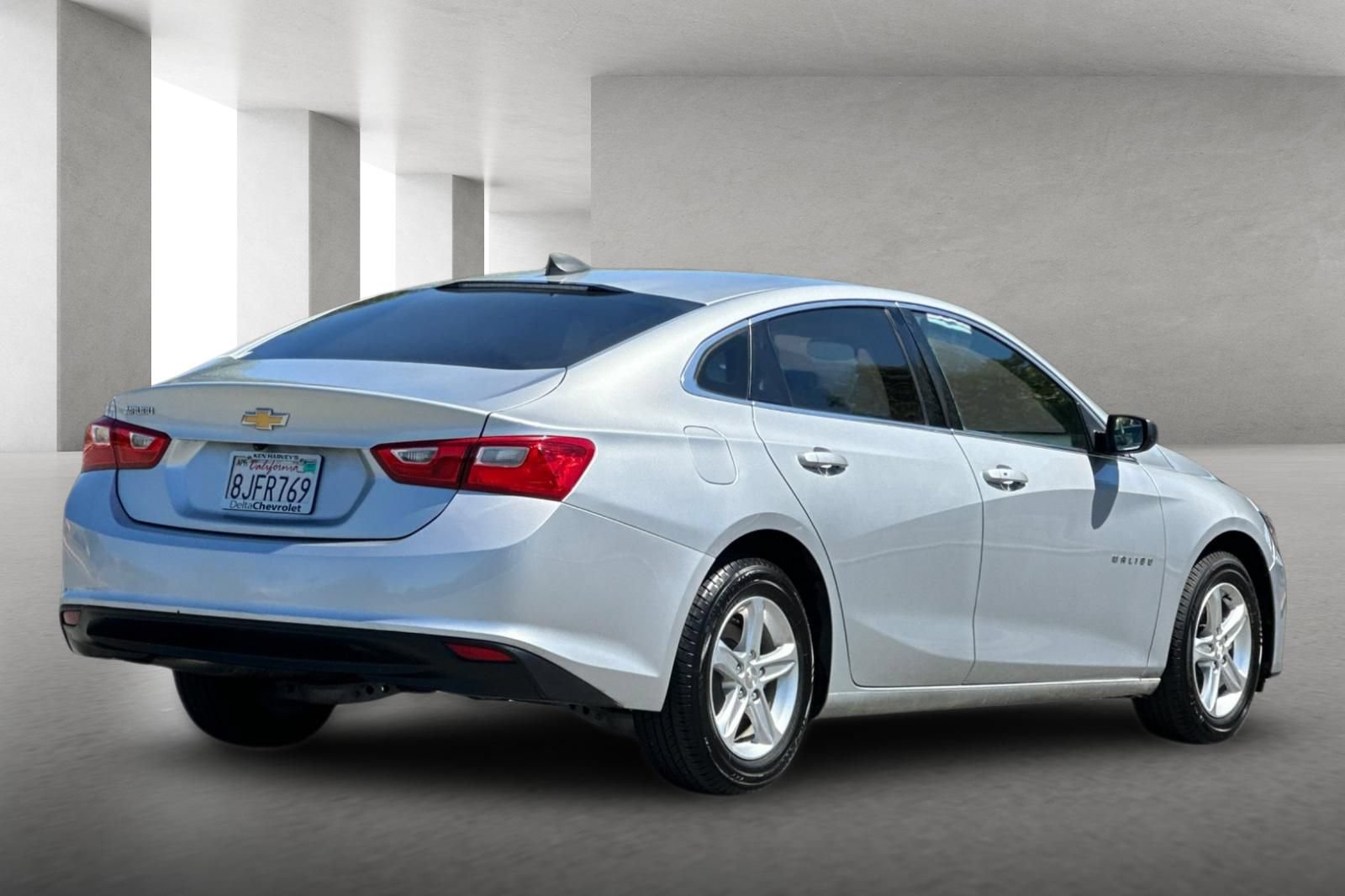 Used 2019 Chevrolet Malibu LS FWD image 4