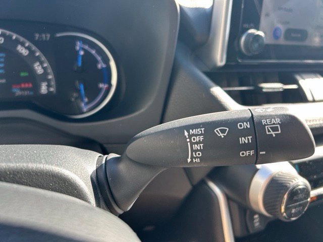 Used 2025 Toyota RAV4 LE AWD/4WD image 25