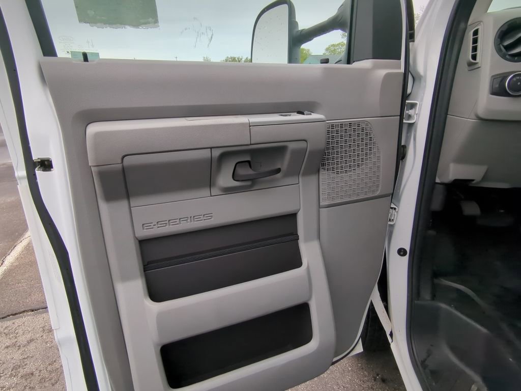 New 2024 Ford E-450 and Econoline 450 Super Duty w/ Power Windows & Locks Group RWD image 15