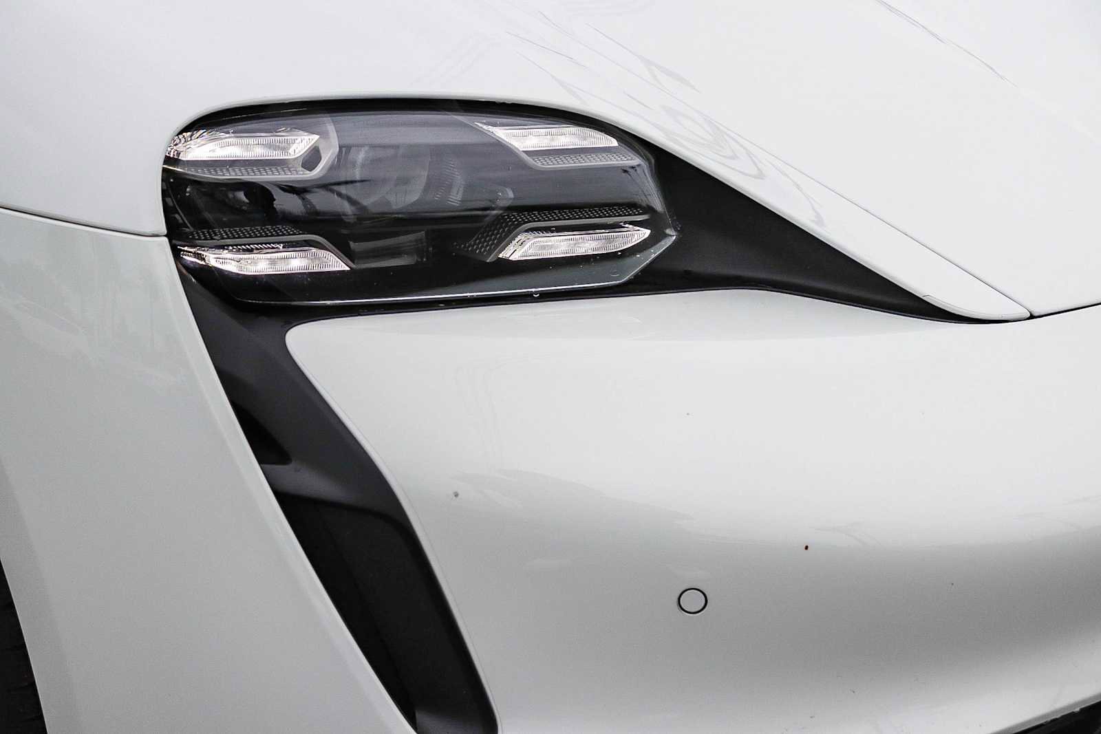 Used 2021 Porsche Taycan Turbo image 7