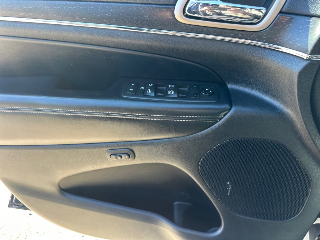 Used 2017 Jeep Grand Cherokee Limited AWD/4WD image 28