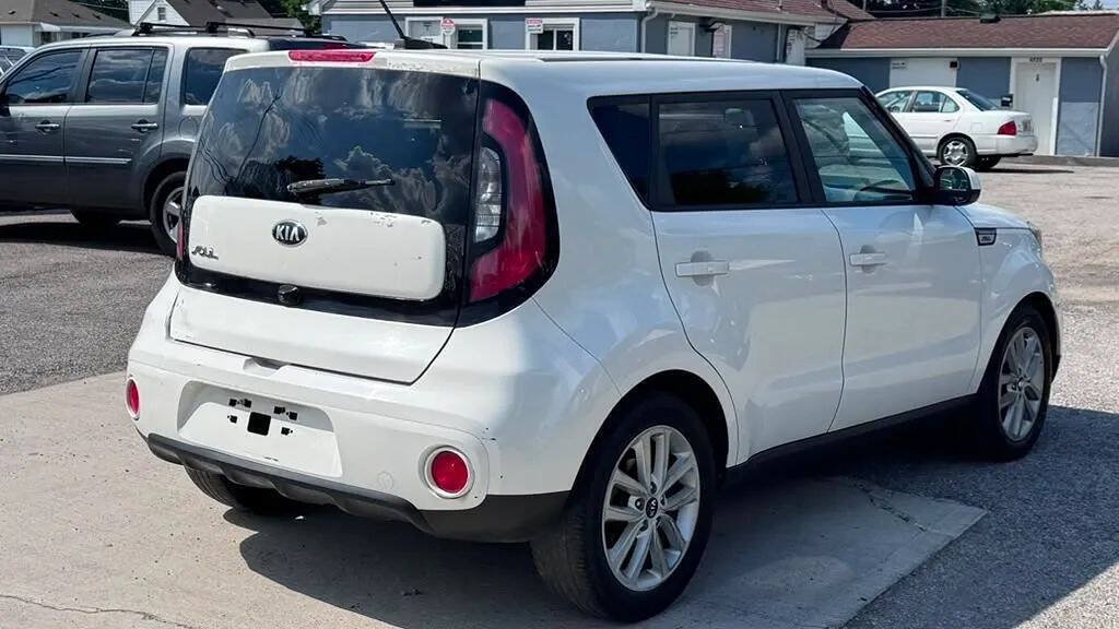 Used 2017 Kia Soul + FWD image 6