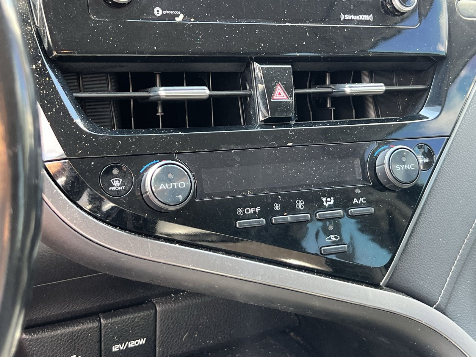 Used 2022 Toyota Camry SE FWD image 16