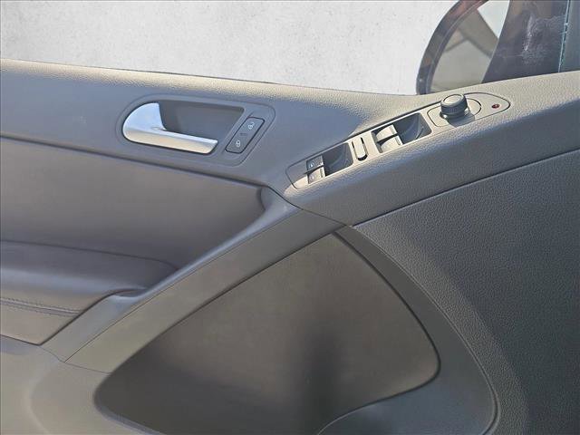 Used 2017 Volkswagen Tiguan S image 12