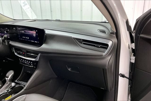 Certified 2025 Buick Encore GX Avenir w/ Avenir Convenience Package AWD/4WD image 17