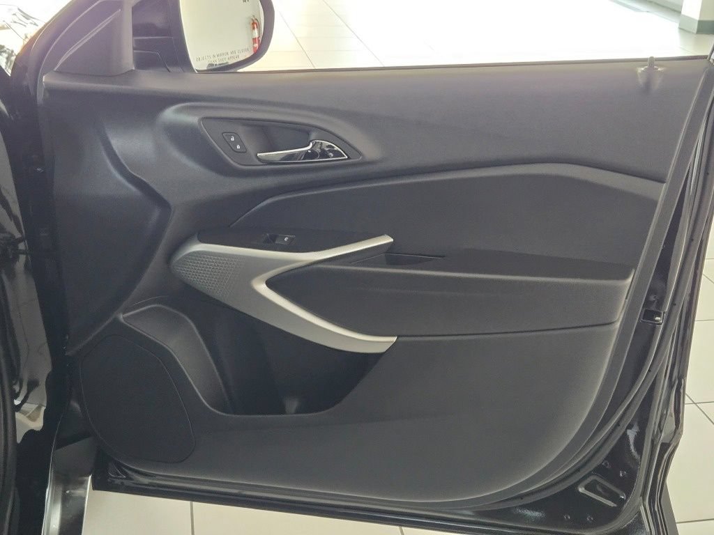 New 2026 Chevrolet Trax RS w/ Driver Confidence Package FWD image 5