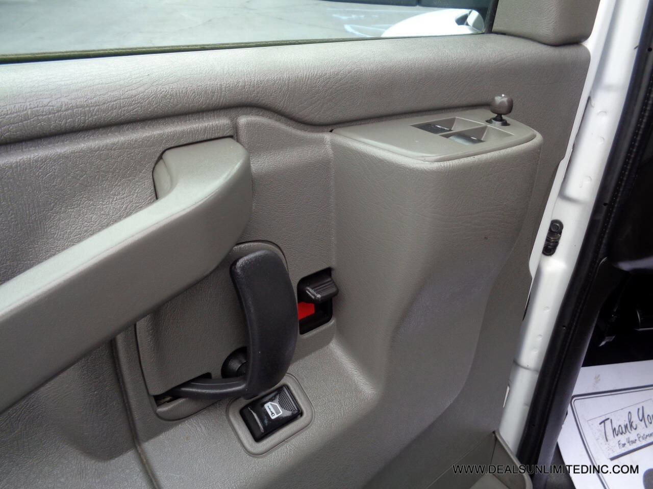 Used 2021 Chevrolet Express 2500 image 10