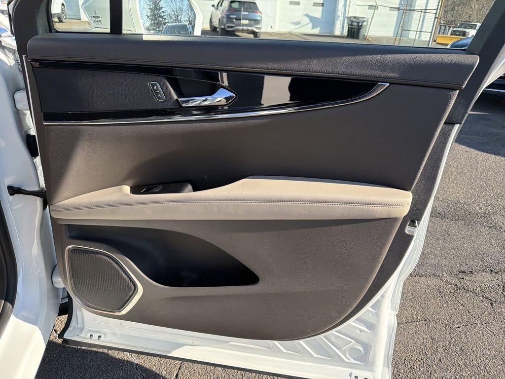 Certified 2023 Lincoln Nautilus AWD w/ Premium Package image 14