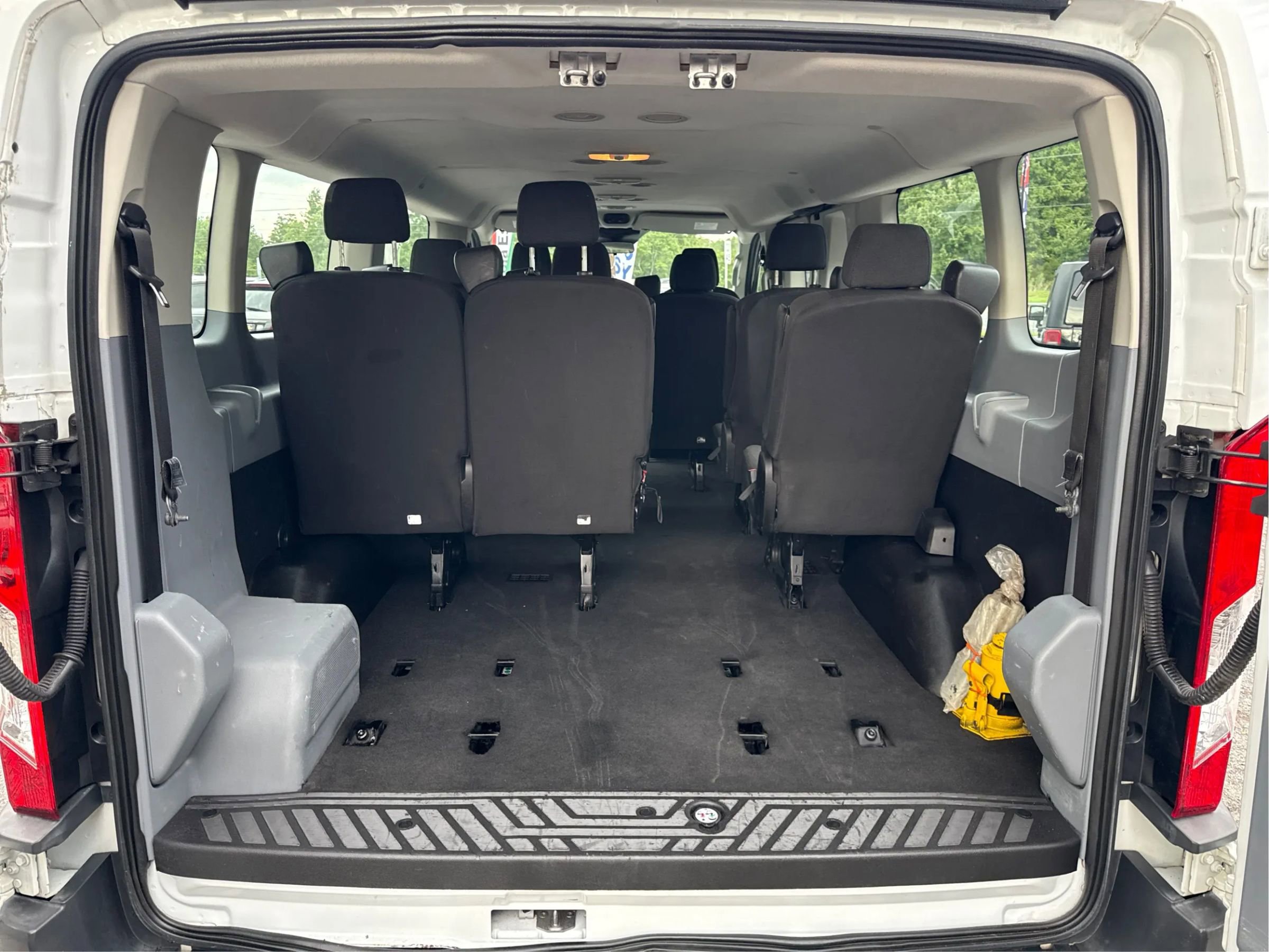 Used 2018 Ford Transit 350 XLT RWD image 15