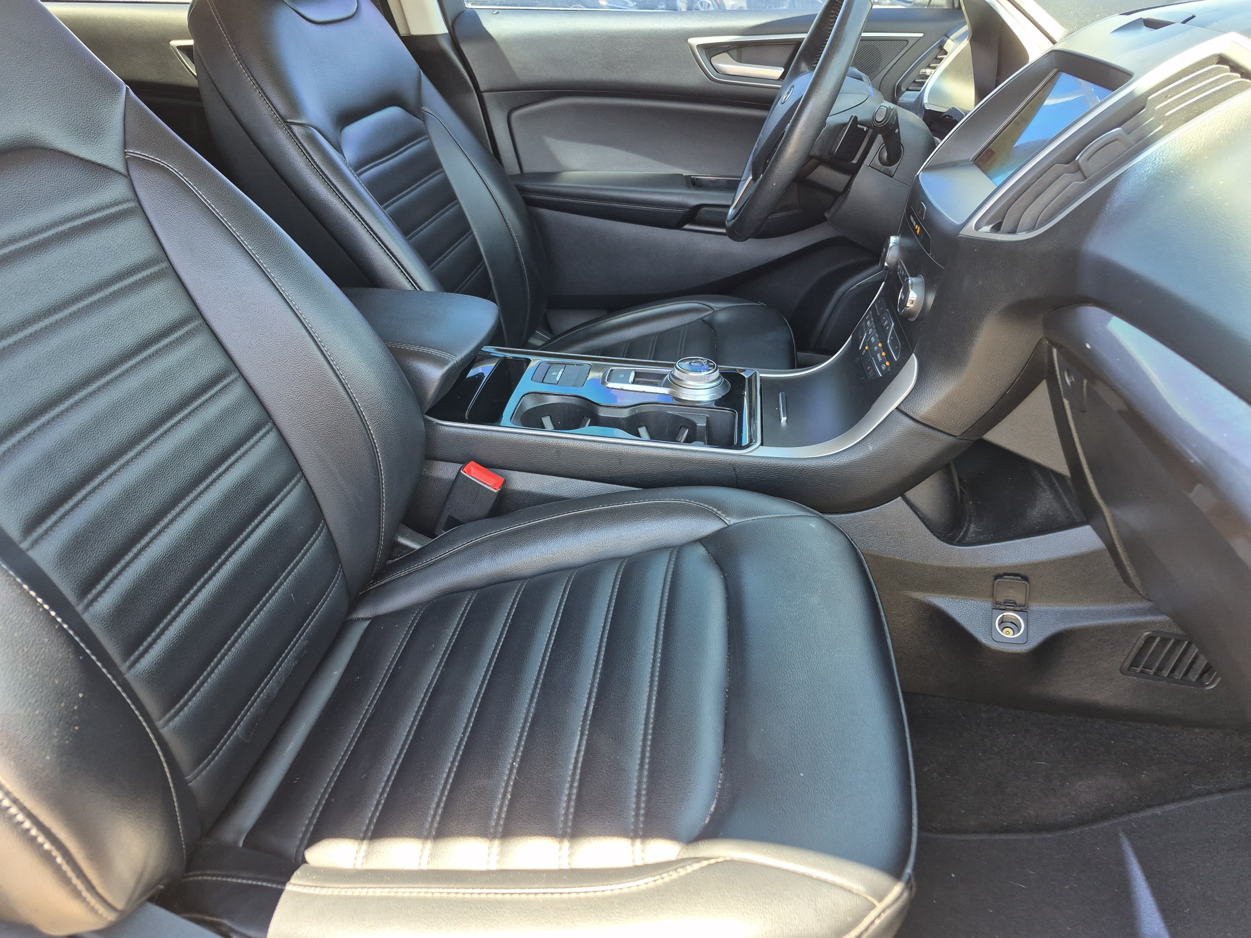 Used 2019 Ford Edge SEL w/ Equipment Group 201A AWD/4WD image 22
