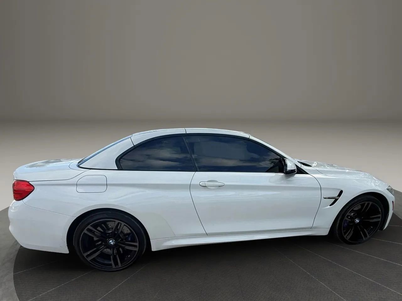Used 2015 BMW M4 Convertible image 6