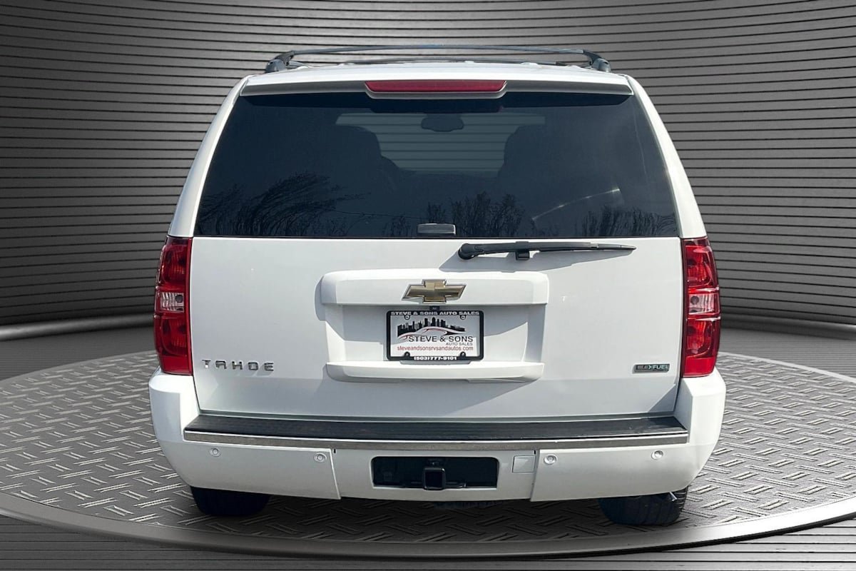 Used 2011 Chevrolet Tahoe LTZ AWD/4WD image 5