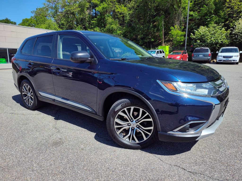 Used 2016 Mitsubishi Outlander AWD image 2
