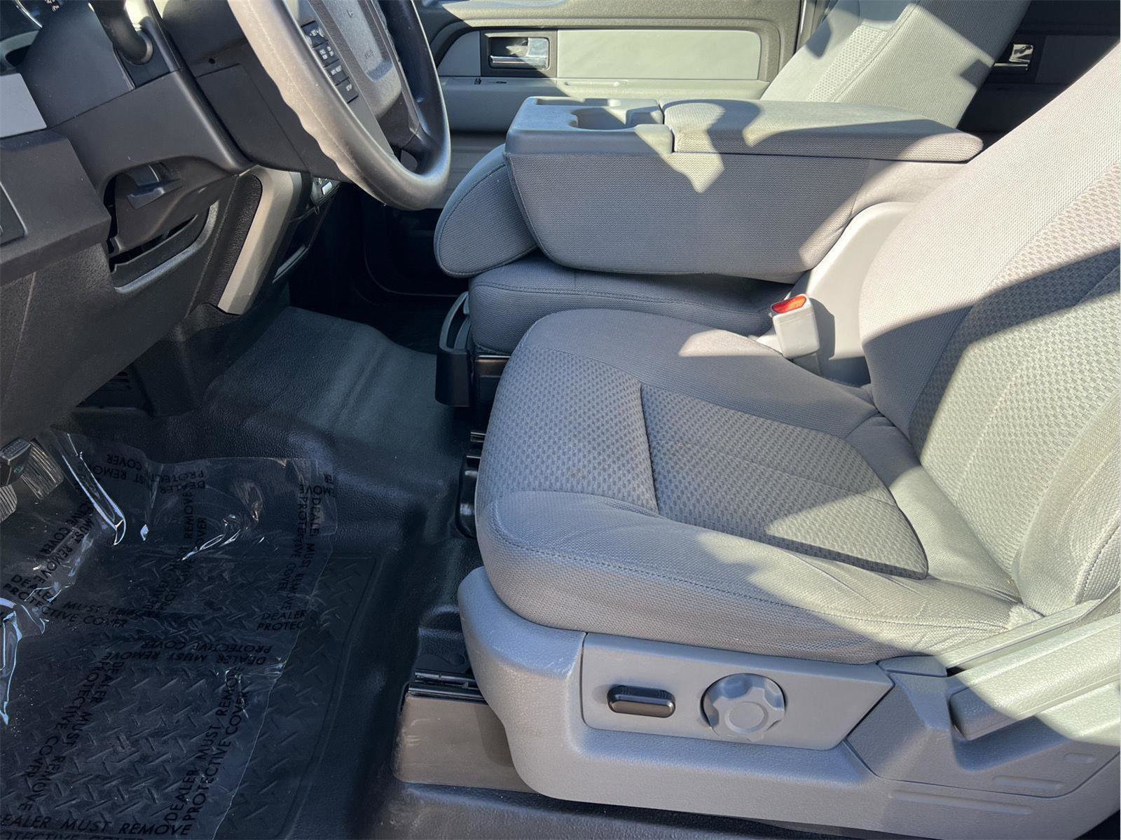 Used 2014 Ford F150 XLT w/ Trailer Tow Package image 9