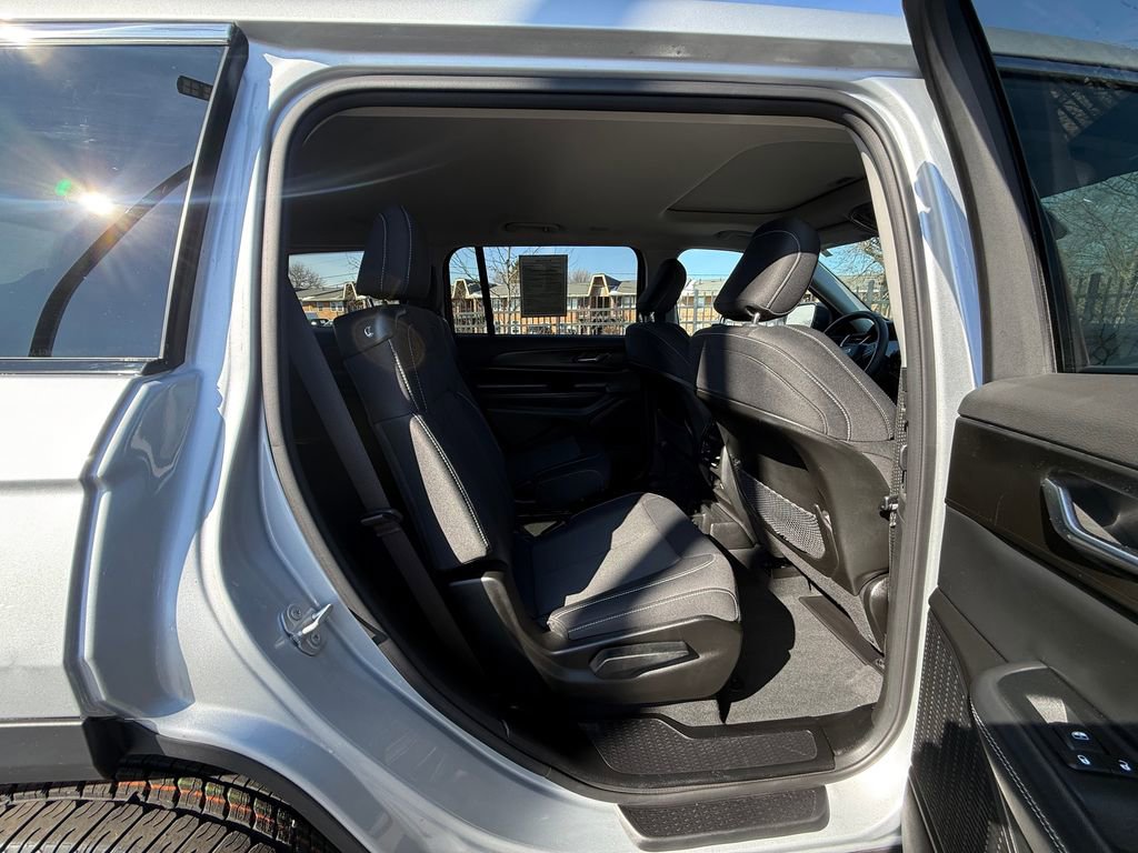 Used 2023 Jeep Grand Cherokee L Laredo w/ Luxury Tech Group I image 13