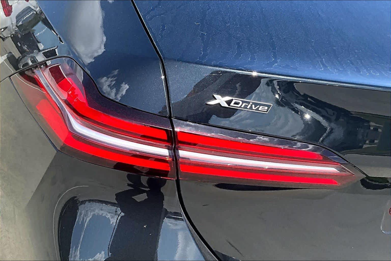 Used 2026 BMW 540i xDrive w/ Premium Package AWD/4WD image 28