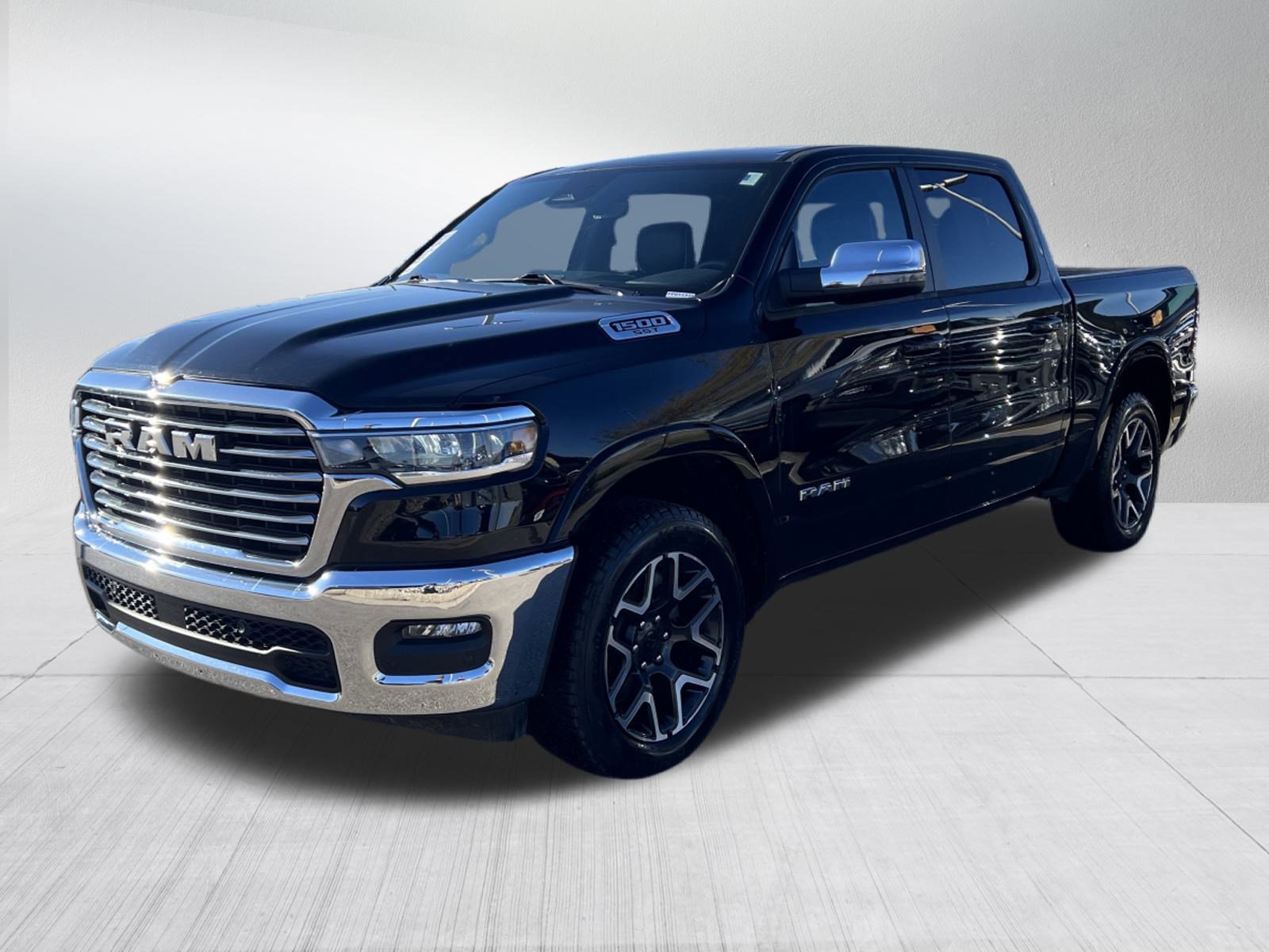 Used 2025 RAM 1500 Laramie image 3