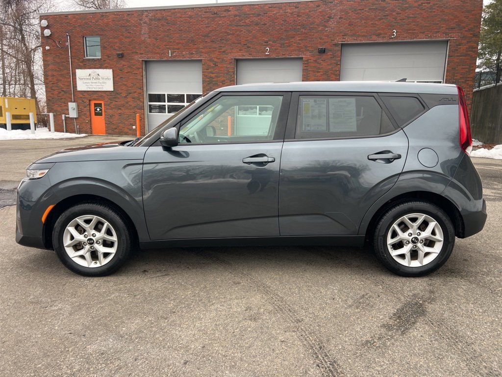 Certified 2020 Kia Soul S image 2