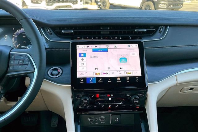 New 2025 Jeep Grand Cherokee L Limited image 7