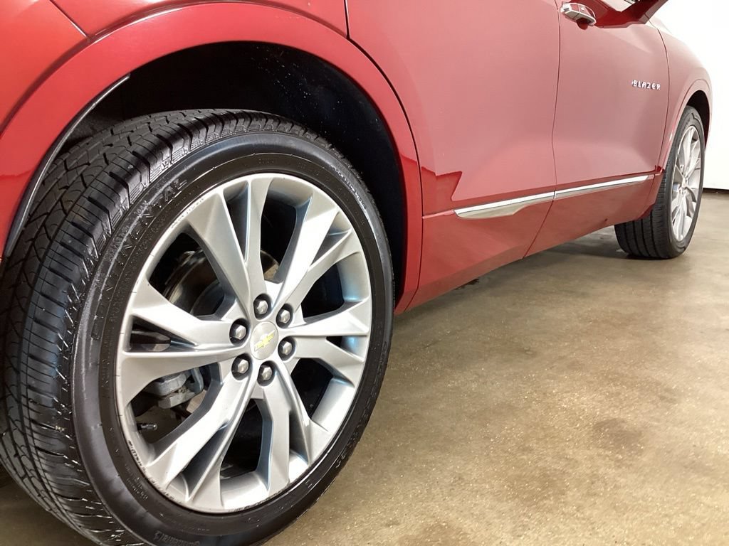 Used 2019 Chevrolet Blazer Premier w/ Sun and Wheels Package AWD/4WD image 9