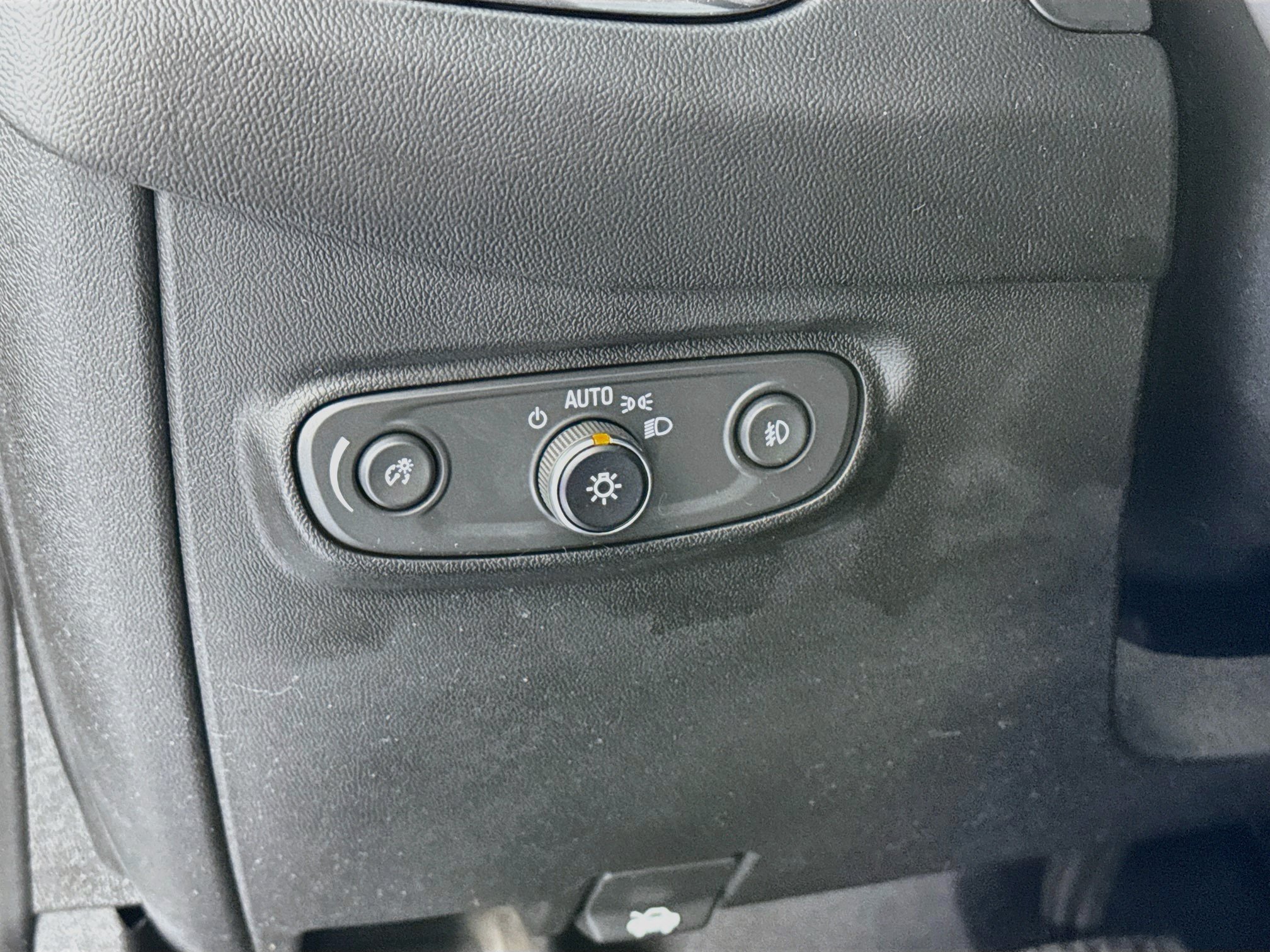 Used 2020 Chevrolet Equinox LT FWD image 10