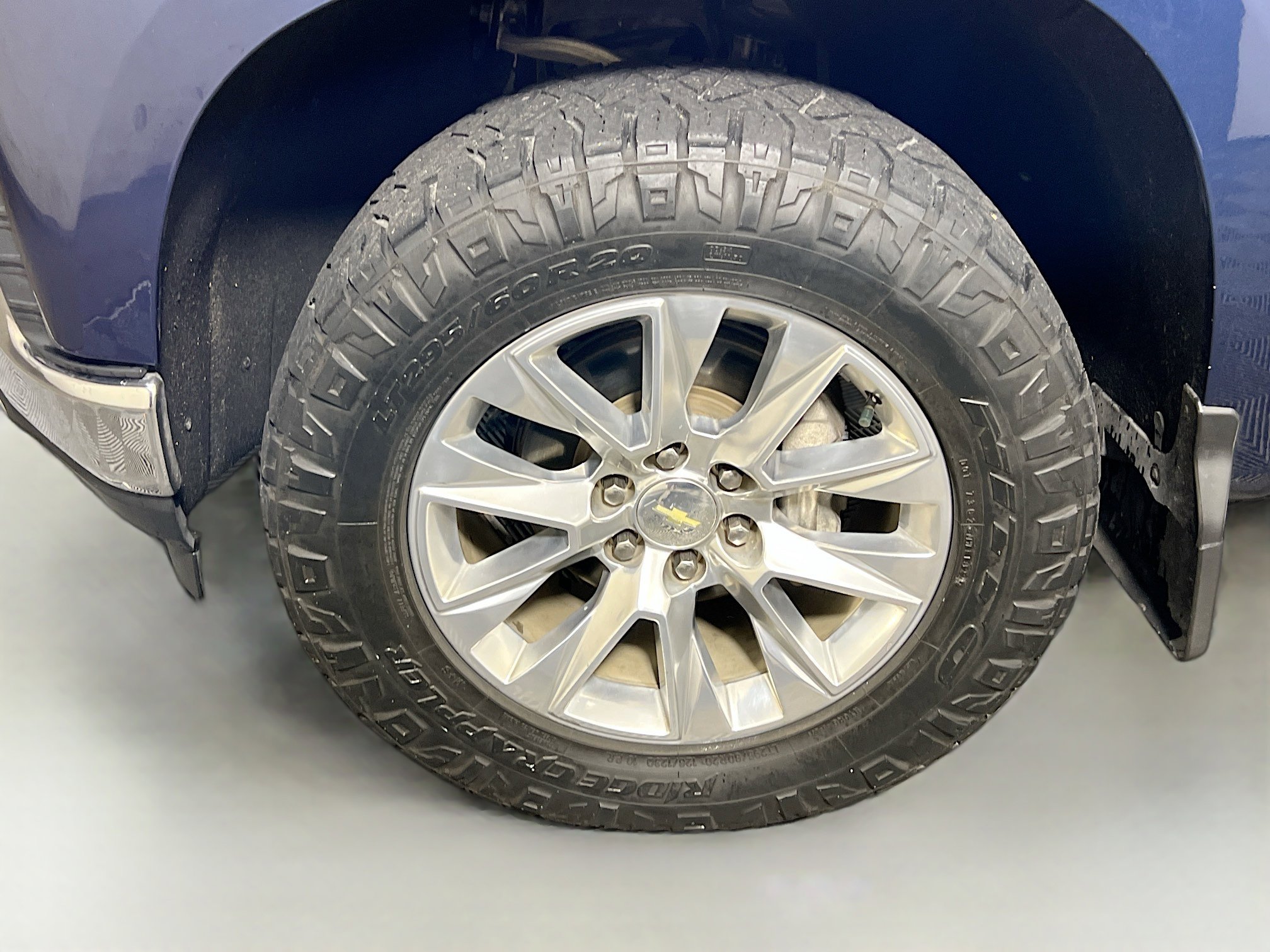 Used 2019 Chevrolet Silverado 1500 LTZ w/ LTZ Plus Package AWD/4WD image 13