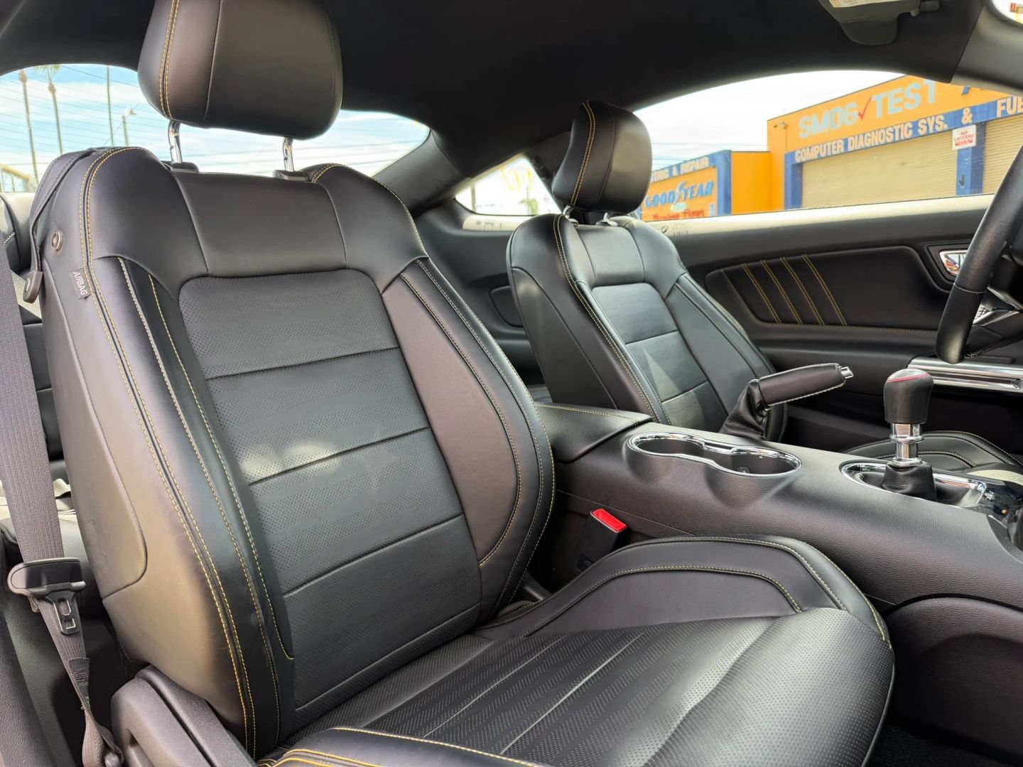 Used 2017 Ford Mustang GT Premium w/ GT Performance Package RWD image 15