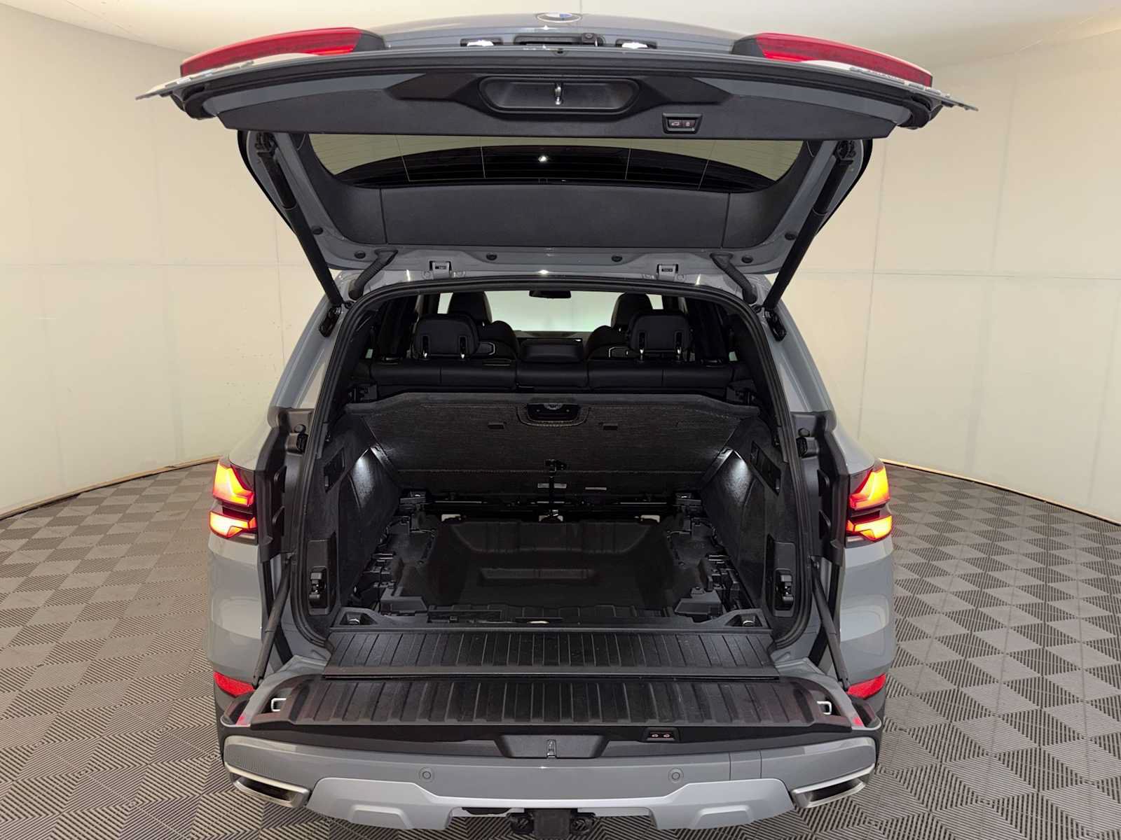 Used 2025 BMW X5 xDrive40i w/ M Sport Package AWD/4WD image 23