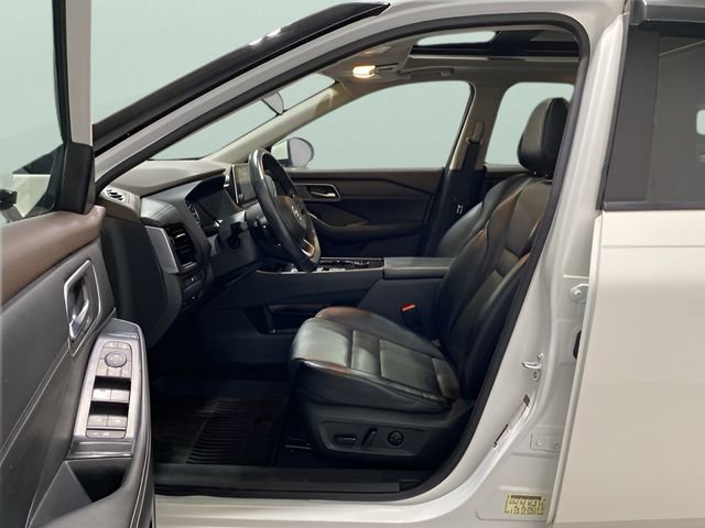 Used 2021 Nissan Rogue SV w/ Premium Package AWD/4WD image 11