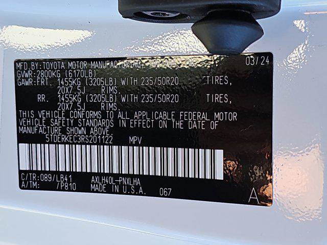 Used 2024 Toyota Sienna Platinum image 37