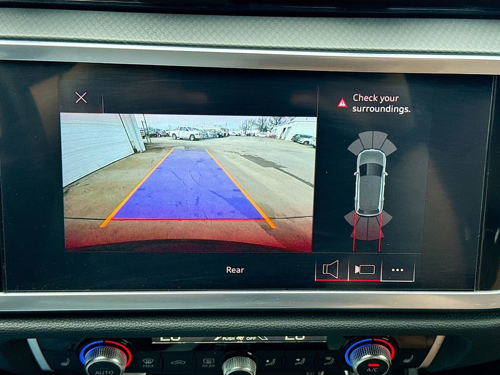 Used 2020 Audi Q3 2.0T Premium w/ Convenience Package image 16