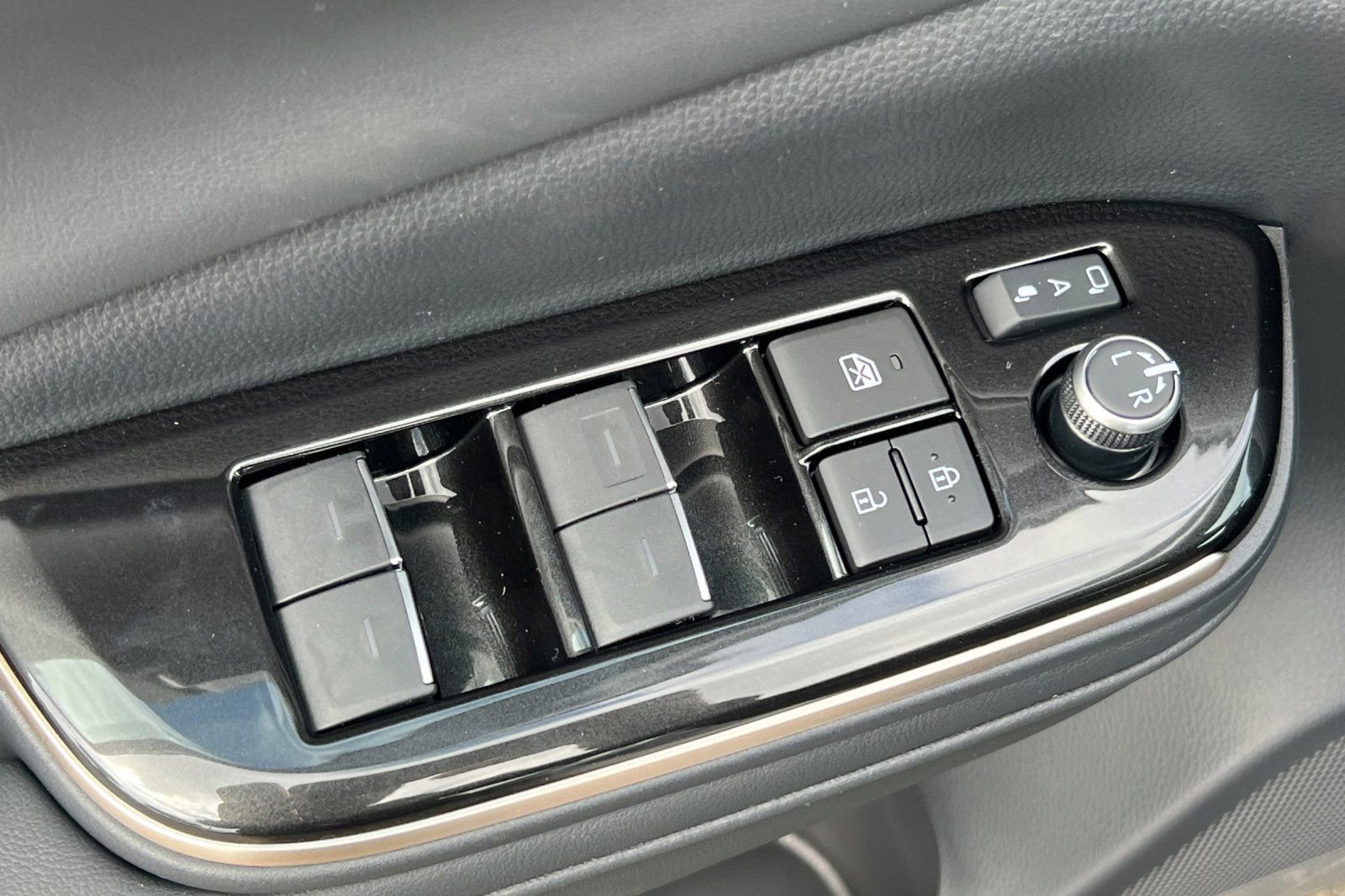 New 2026 Toyota Crown Signia image 14